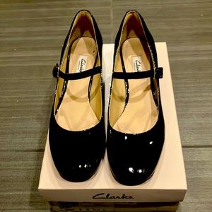 Clarks Mary Janes! Black patent leather.